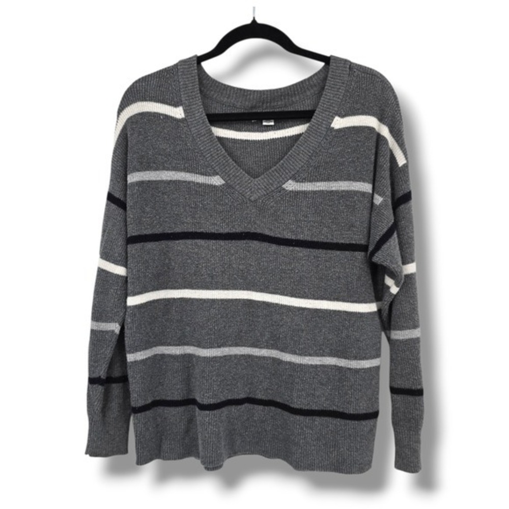 American Eagle Outfitters Striped V Neck Sweater Gray White Black Size S